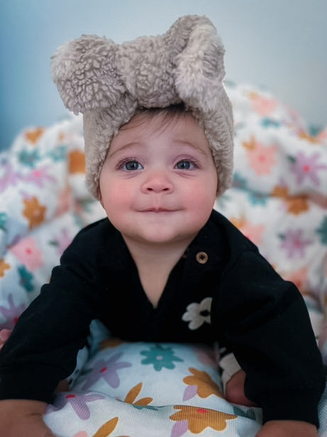 Cozy Daisy Knotted Wrap