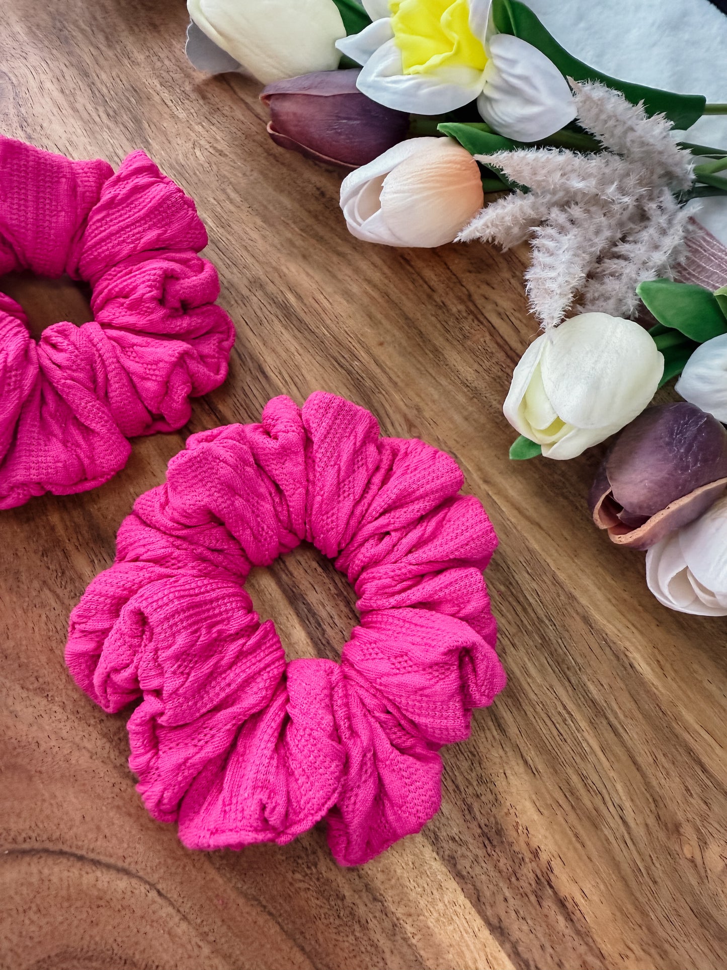 Fuchsia Cable Knit Sweater Medium Scrunchie