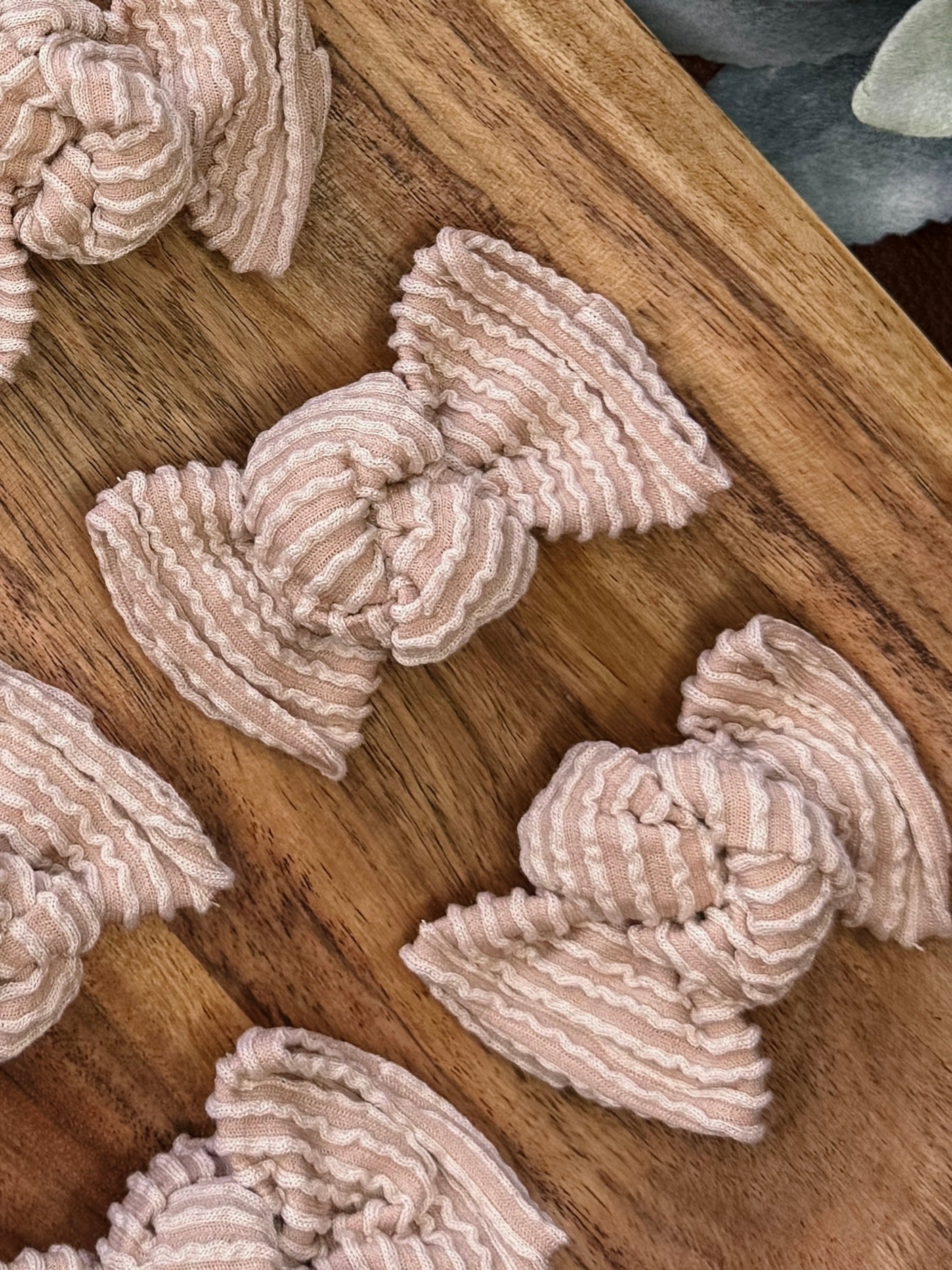 Nude Bow on nylon